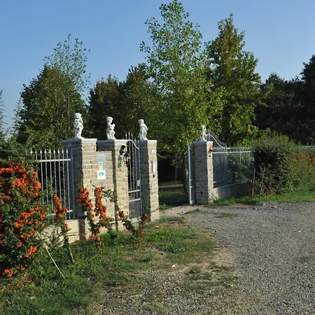 Bed & Breakfast Cascina Rosa Camilla 4*