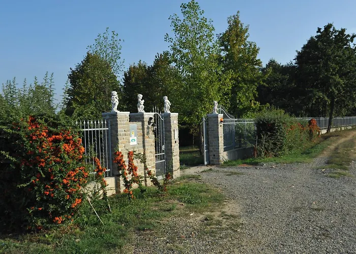 Bed and Breakfast Cascina Rosa Camilla 4*